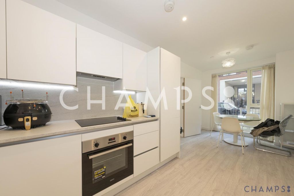 Property photo 3 of 18 Gallery