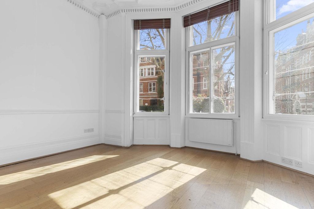 Property photo 3 of 9 Living Room