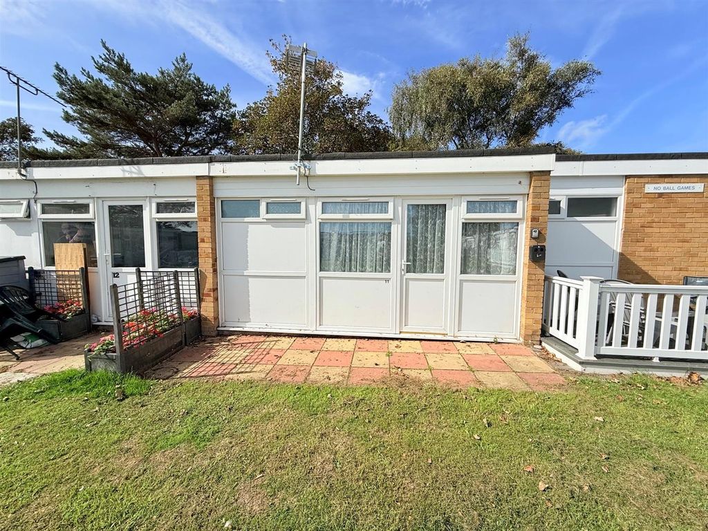 Property photo 1 of 7 Front
