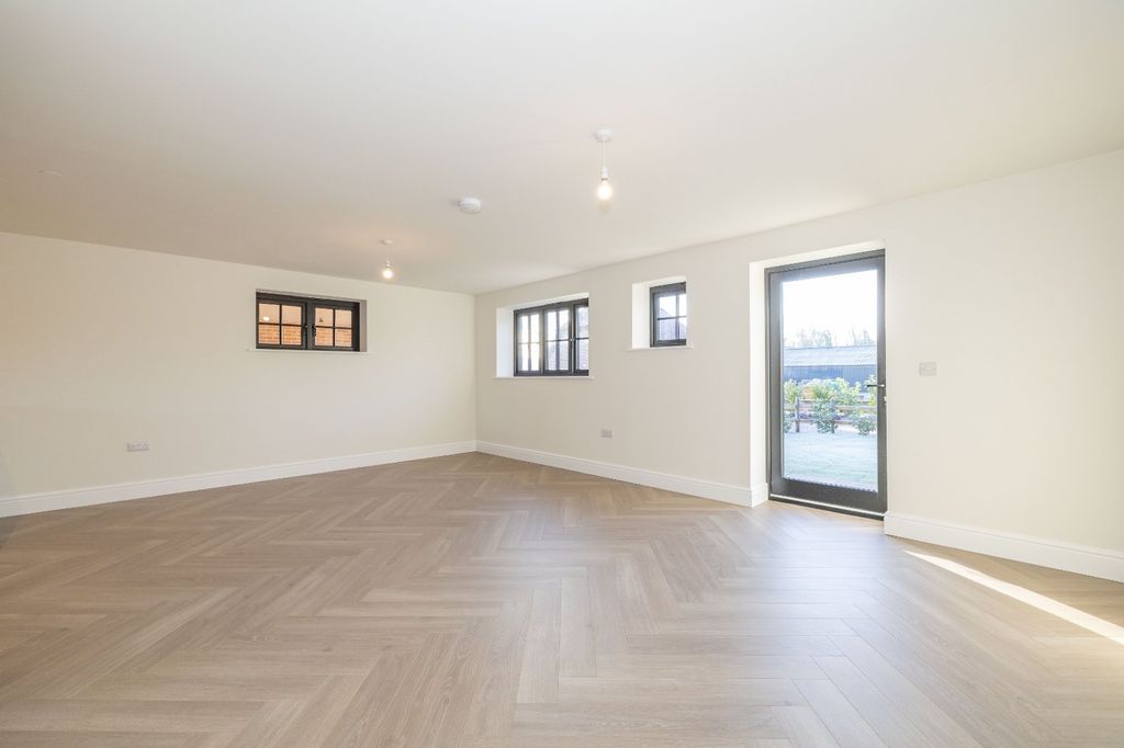 Property photo 3 of 13 Picture 3