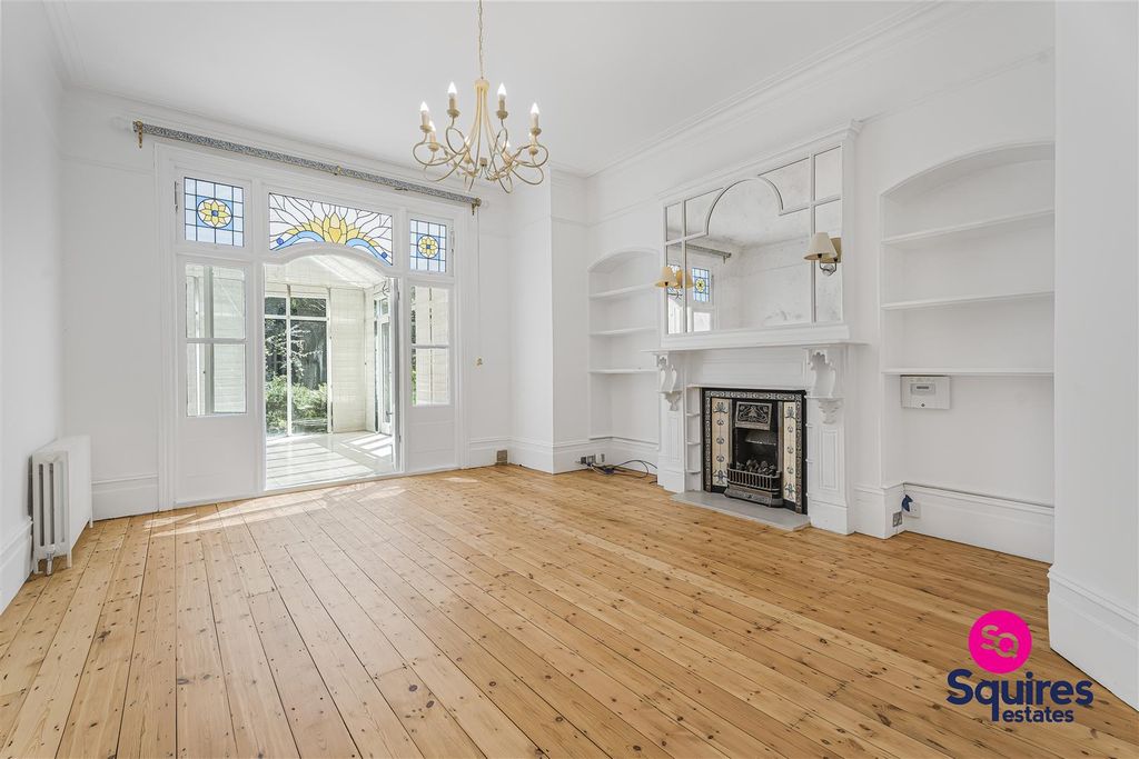 Property photo 3 of 31