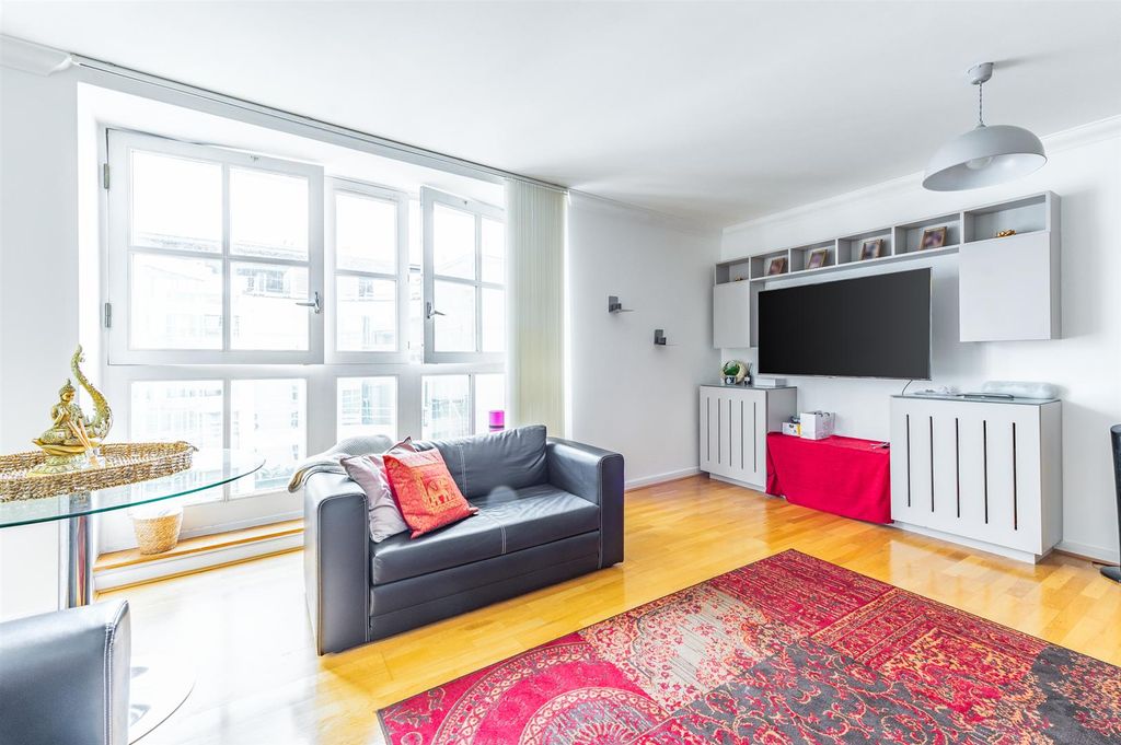 Property photo 2 of 10 Flat 53 38 Jamestown Road Nw1 7By-3.Jpg