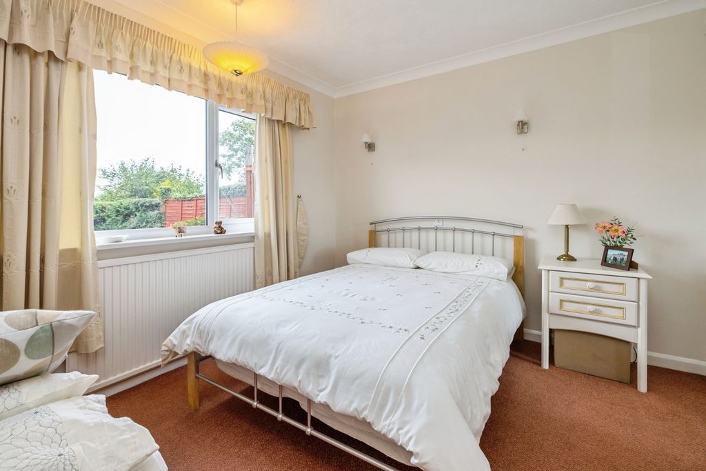 Property photo 2 of 14 Bedroom 2