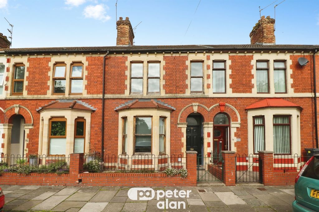 Property photo 1 of 32