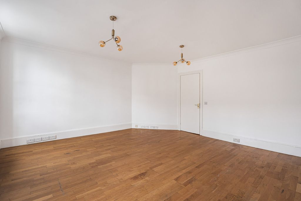 Property photo 3 of 26