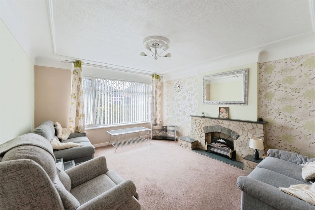 Property photo 3 of 21