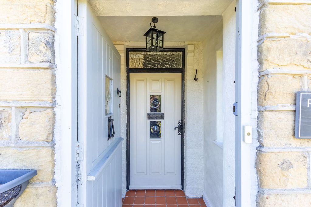 Property photo 2 of 22 Entrance Porch