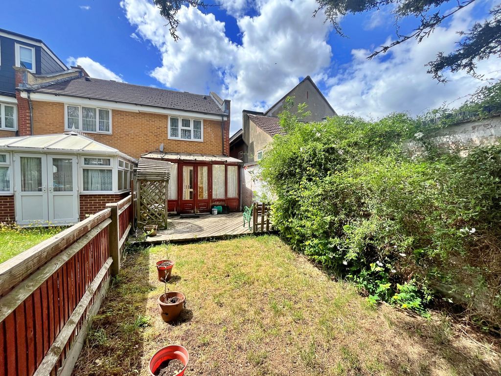 Property photo 3 of 14 Photo 23