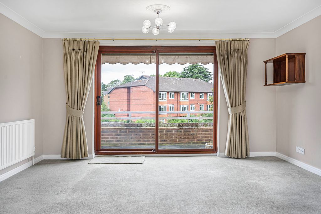 Property photo 2 of 23