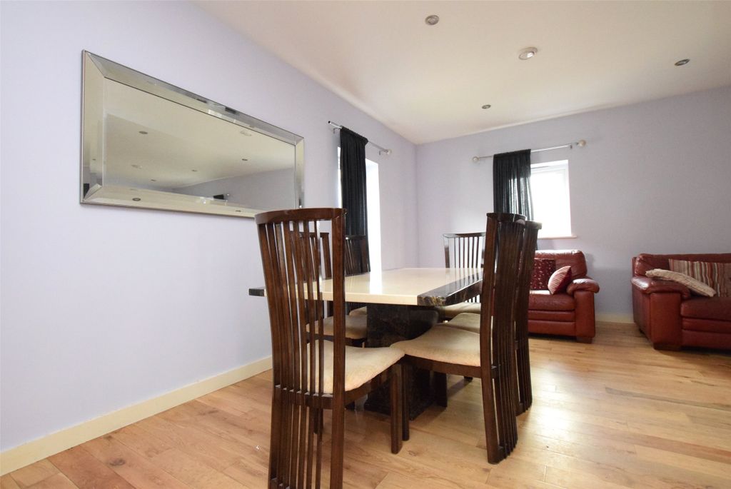 Property photo 3 of 12 Dining Area