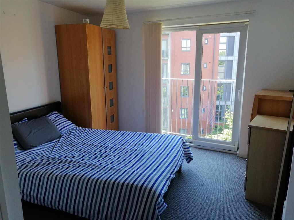 Property photo 2 of 8