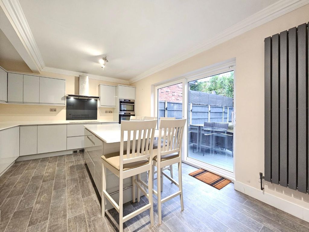 Property photo 2 of 27 Dining Kitchen