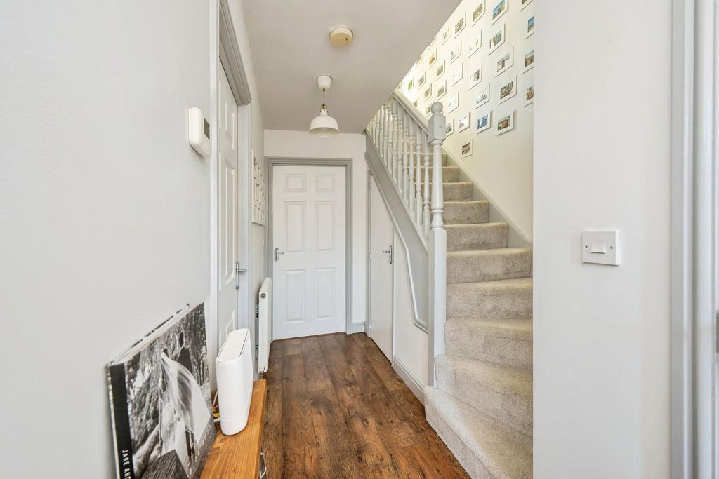 Property photo 2 of 27 60Armadaclose-3.Jpg