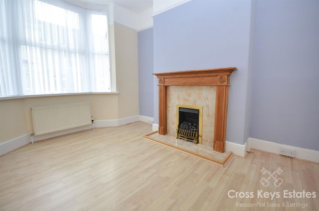 Property photo 3 of 22 Sitting Room