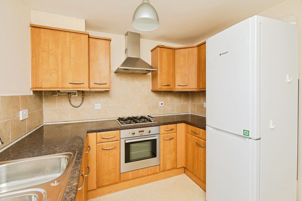 Property photo 3 of 22 Kitchen