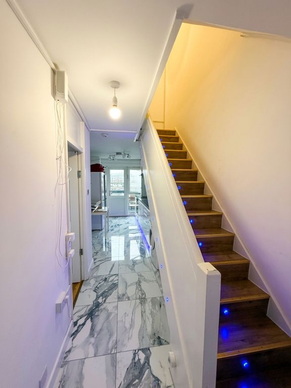 Property photo 3 of 12 Entrance