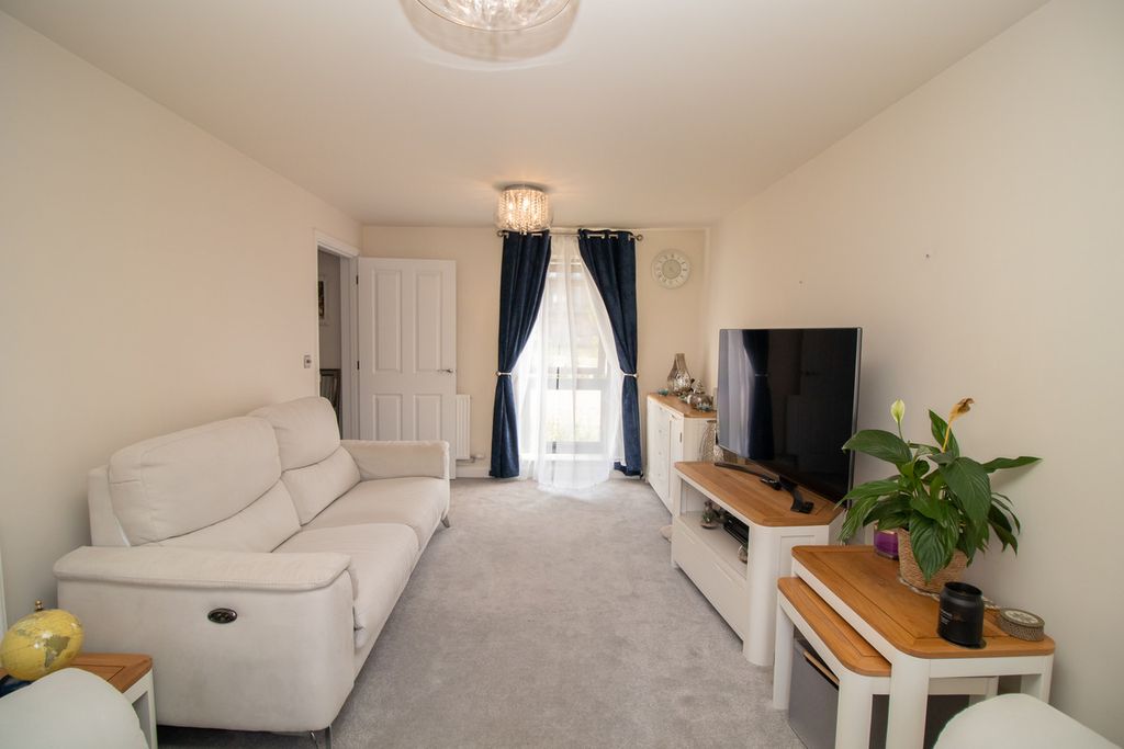 Property photo 3 of 26