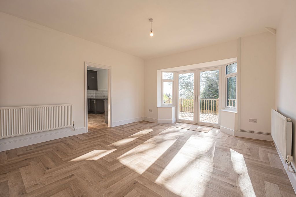 Property photo 3 of 38