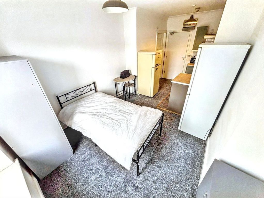 Property photo 3 of 4
