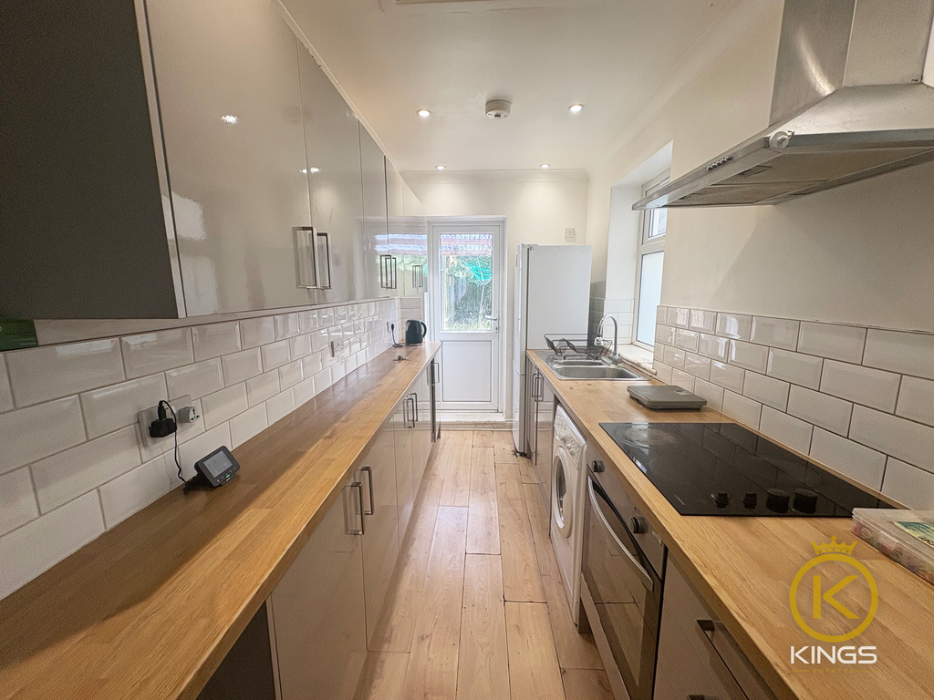 Property photo 1 of 9 54 Church Road (3)