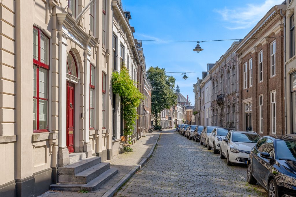 Property photo 2 of 58