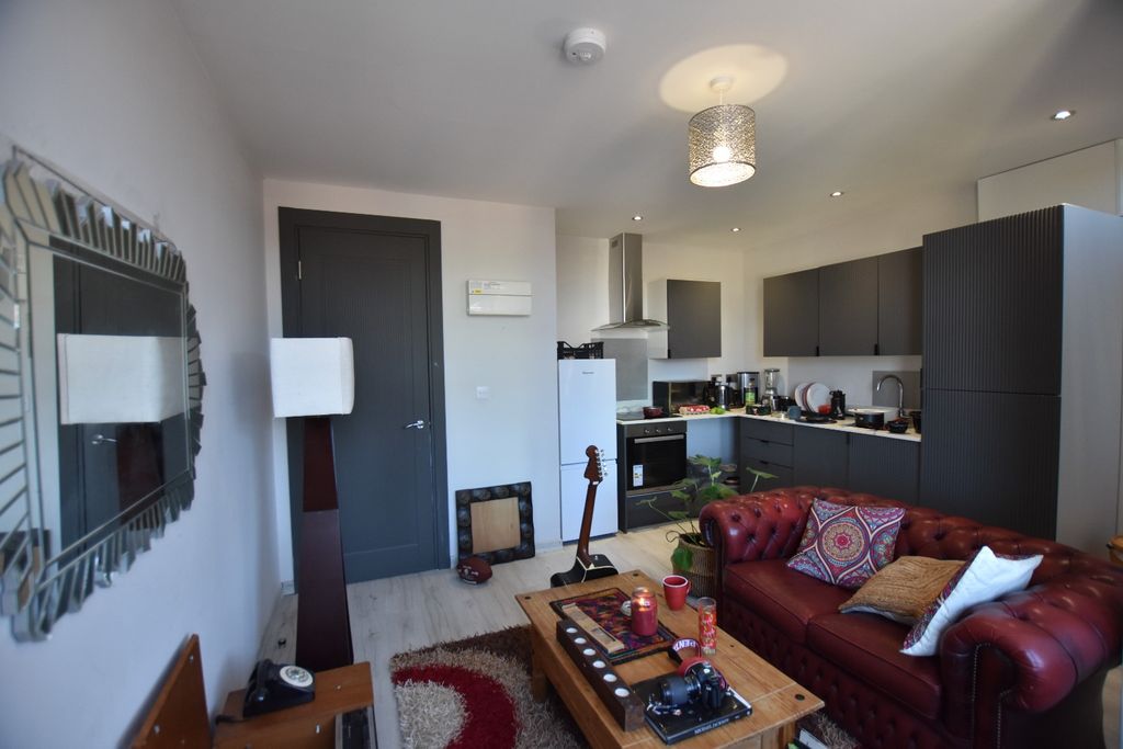 Property photo 3 of 6