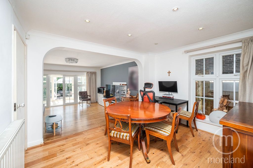 Property photo 2 of 14 5367494