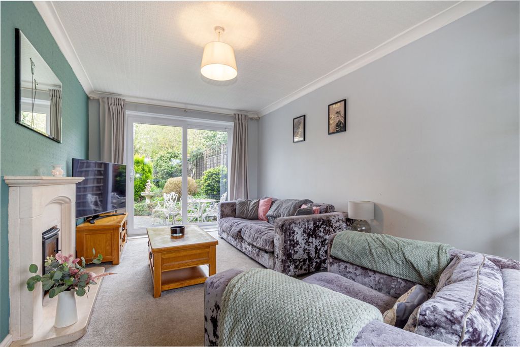 Property photo 2 of 18