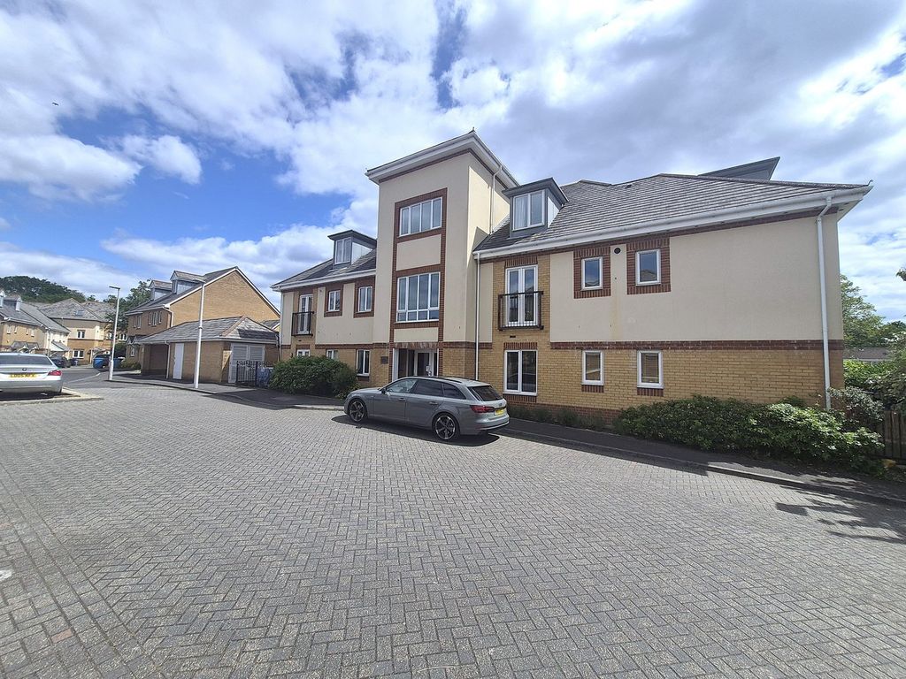 Property photo 1 of 18