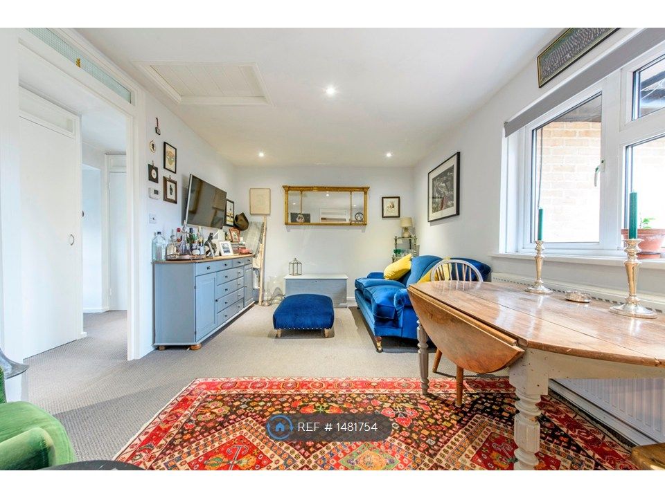 Property photo 2 of 7 Living Room