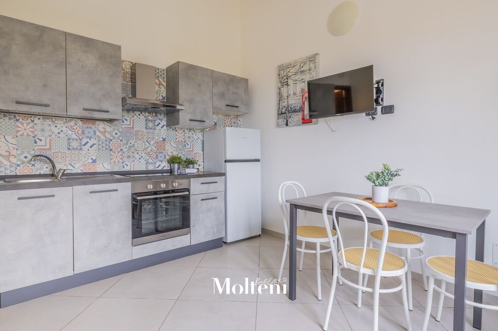 Property photo 2 of 44