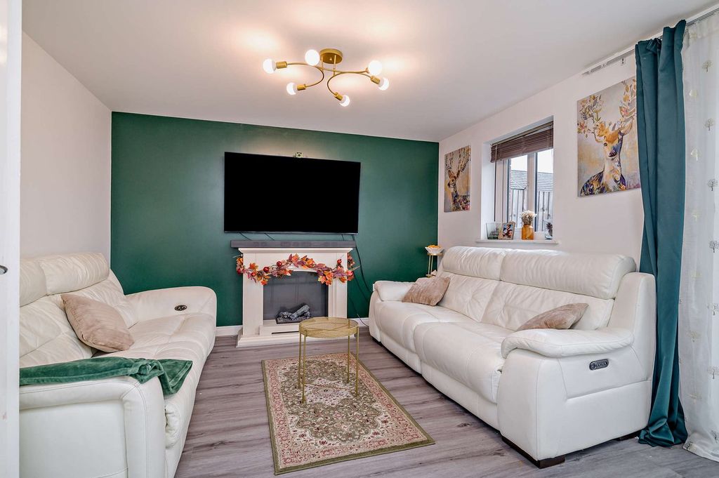 Property photo 3 of 22