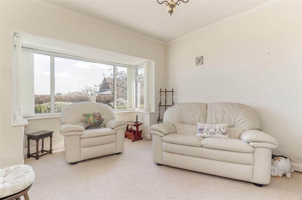 Property photo 2 of 25 Lounge - D.Jpg