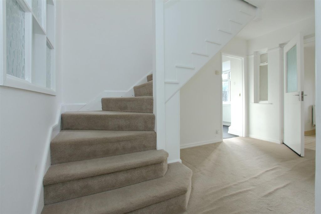 Property photo 3 of 21 9 Keysworth Drive (24).Jpg