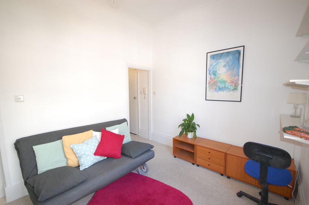 Property photo 2 of 6 Studio Room