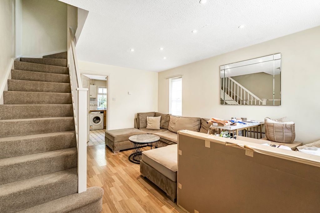 Property photo 3 of 12 360305