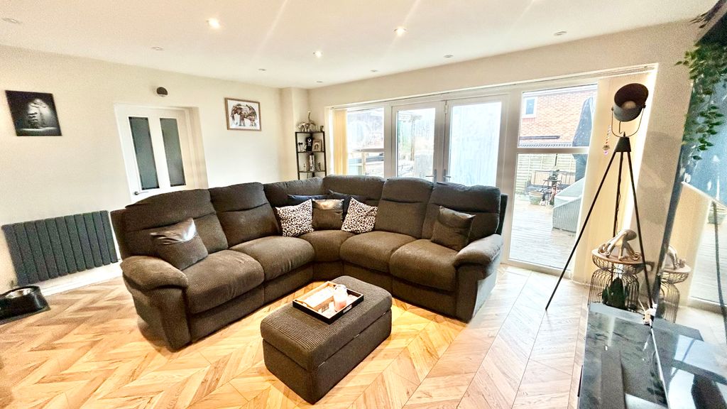 Property photo 3 of 18 Photo #3