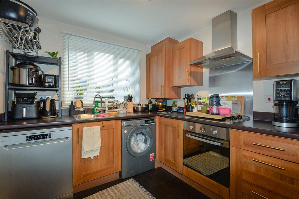 Property photo 2 of 22 Kitchen 1.Jpg