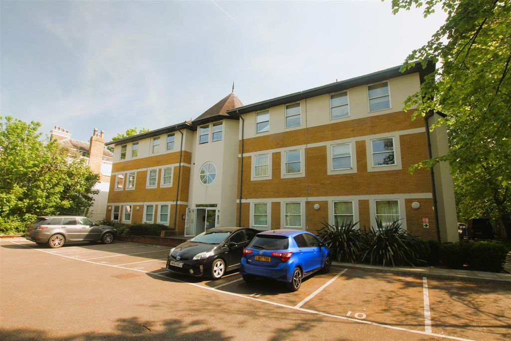 Property photo 1 of 8 Img_0012.Jpg