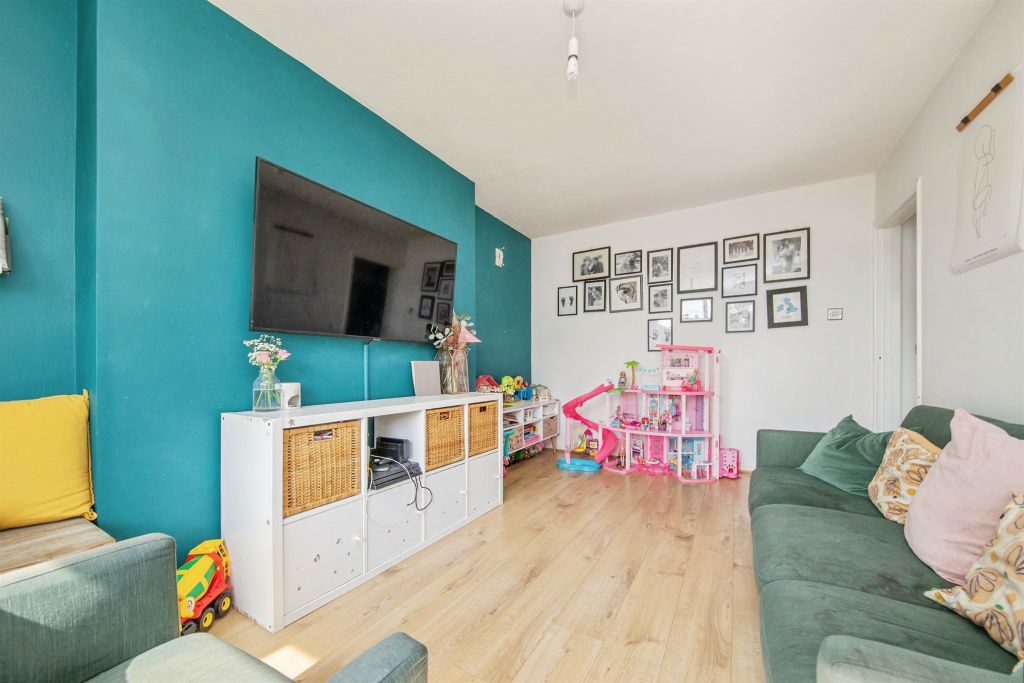 Property photo 2 of 16