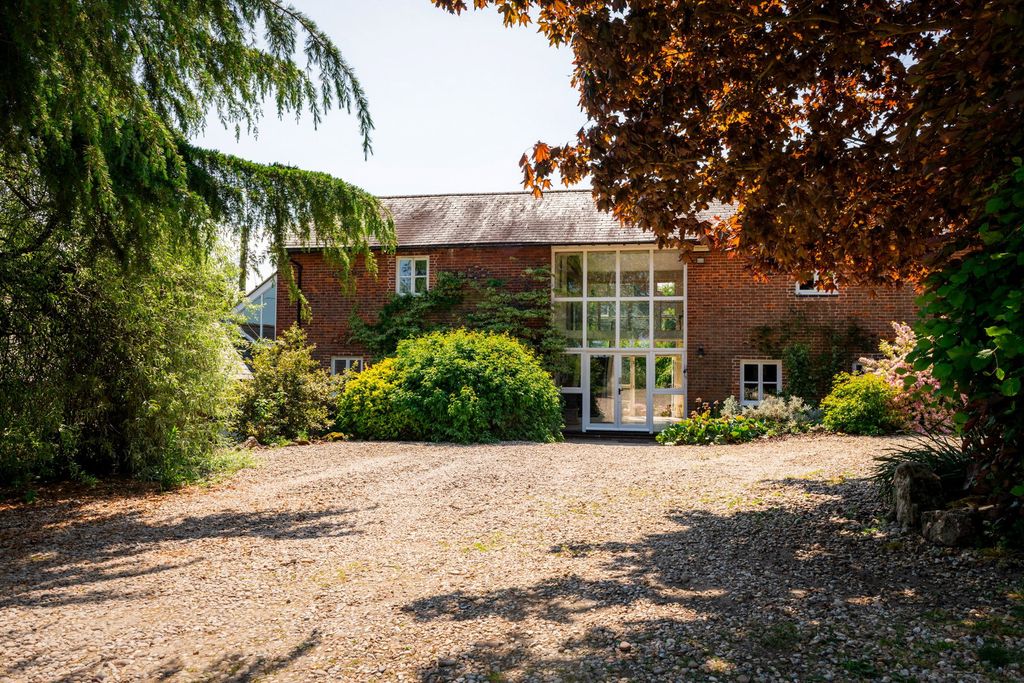 Property photo 1 of 44