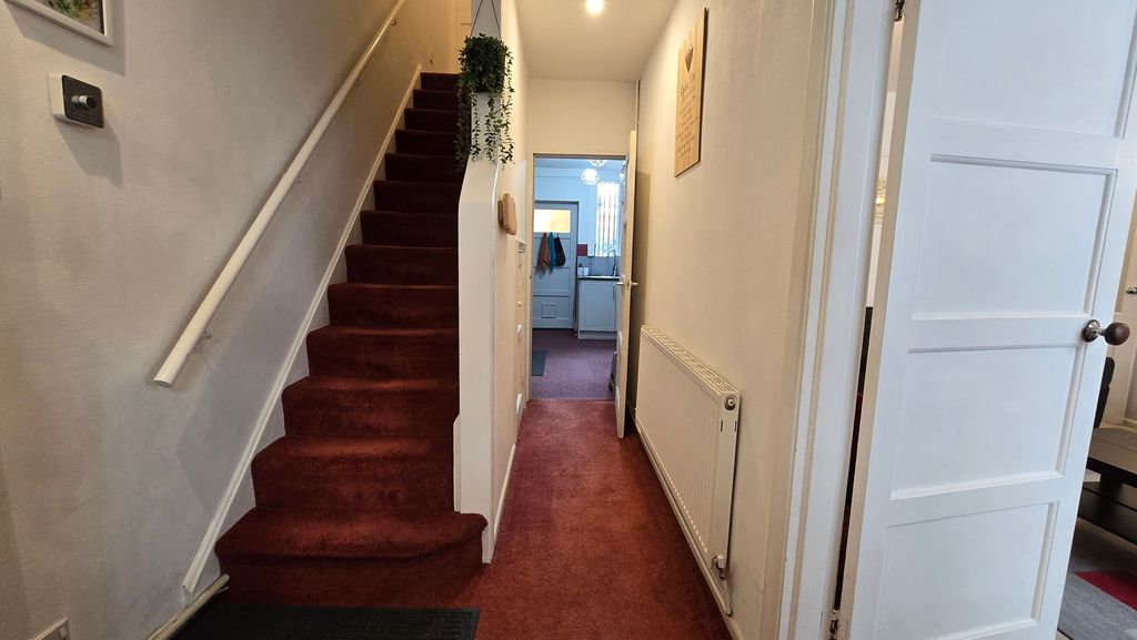 Property photo 3 of 13 Hallway