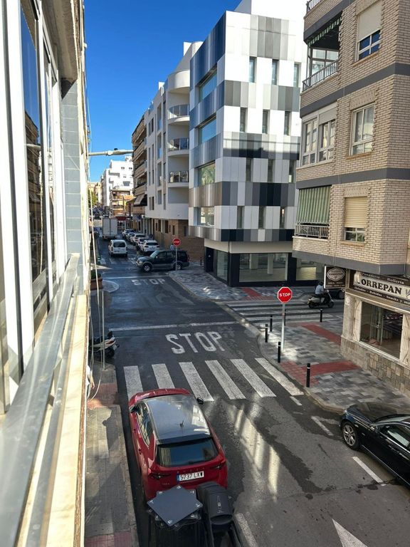 Property photo 2 of 35