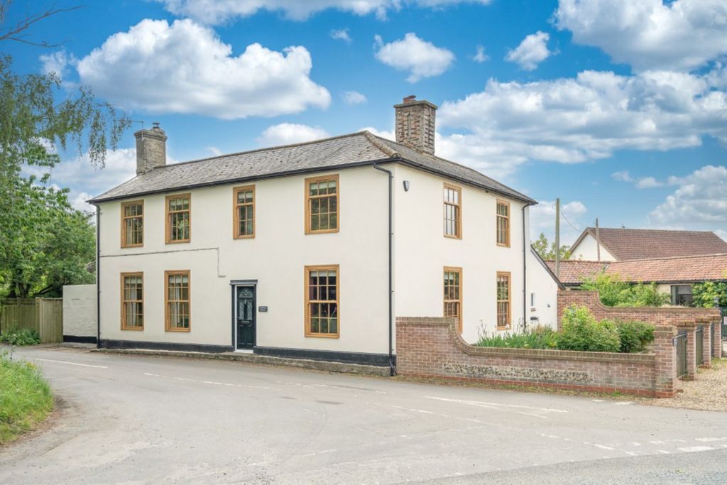 Property photo 1 of 27