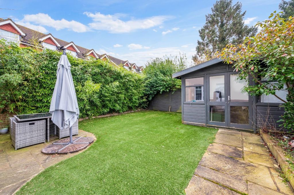 Property photo 3 of 20 Greenacres