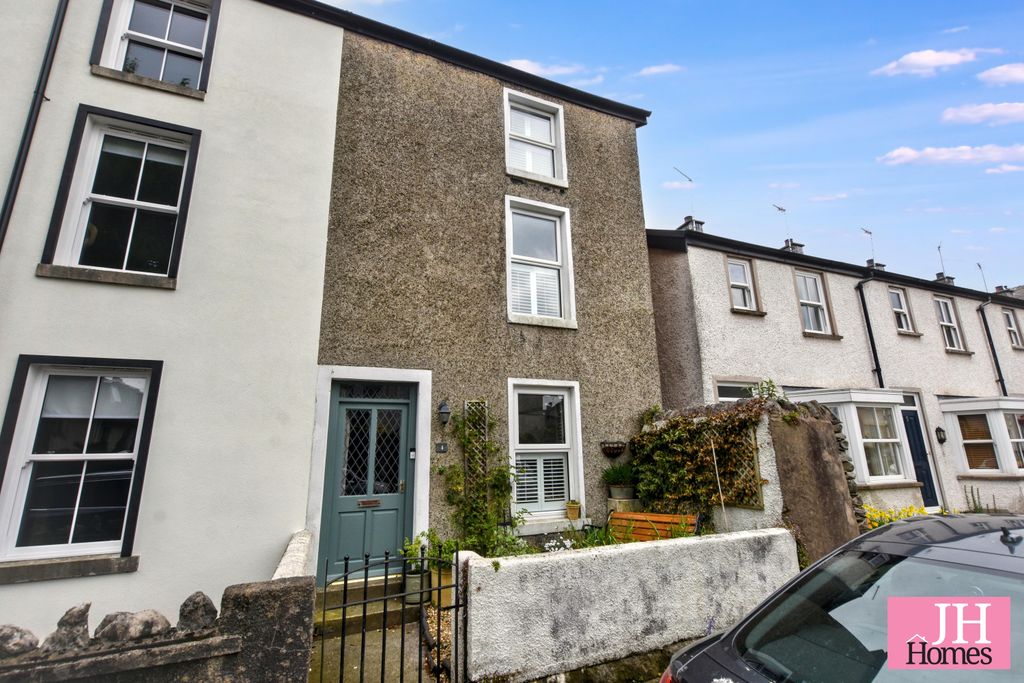 Property photo 1 of 24