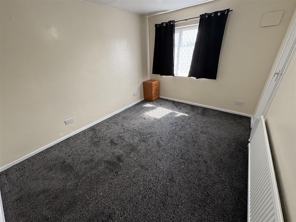 Property photo 2 of 25