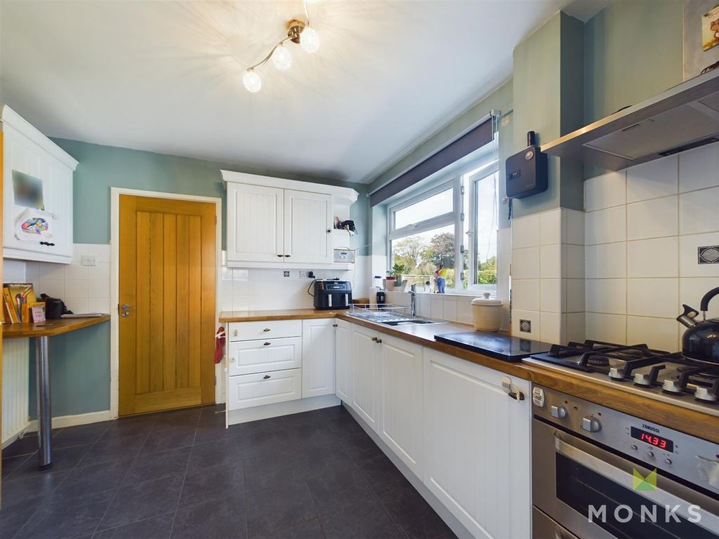 Property photo 3 of 20 Cam01348G0-Pr0464-Still008.Jpg