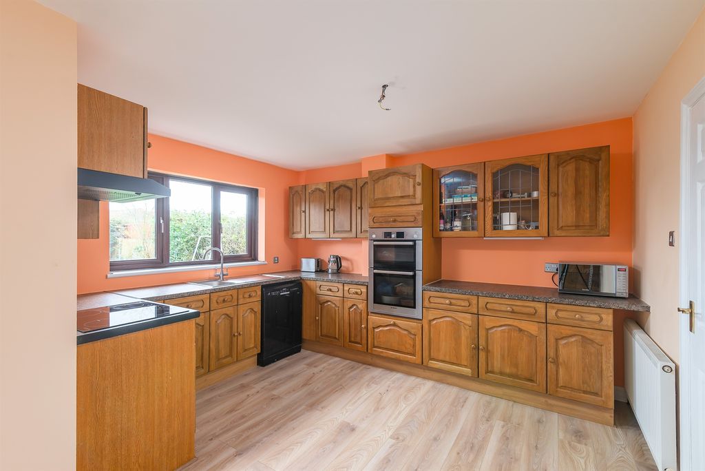 Property photo 3 of 16