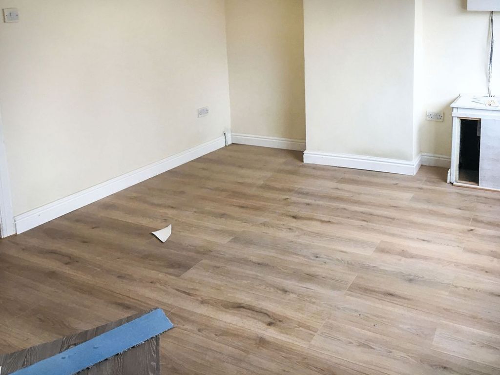 Property photo 3 of 6 Photo 4